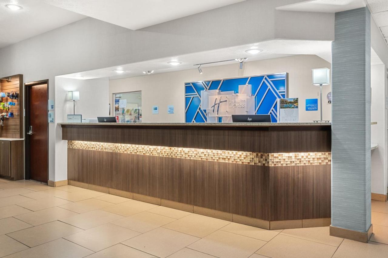 Holiday Inn Express Wenatchee By Ihg Bagian luar foto