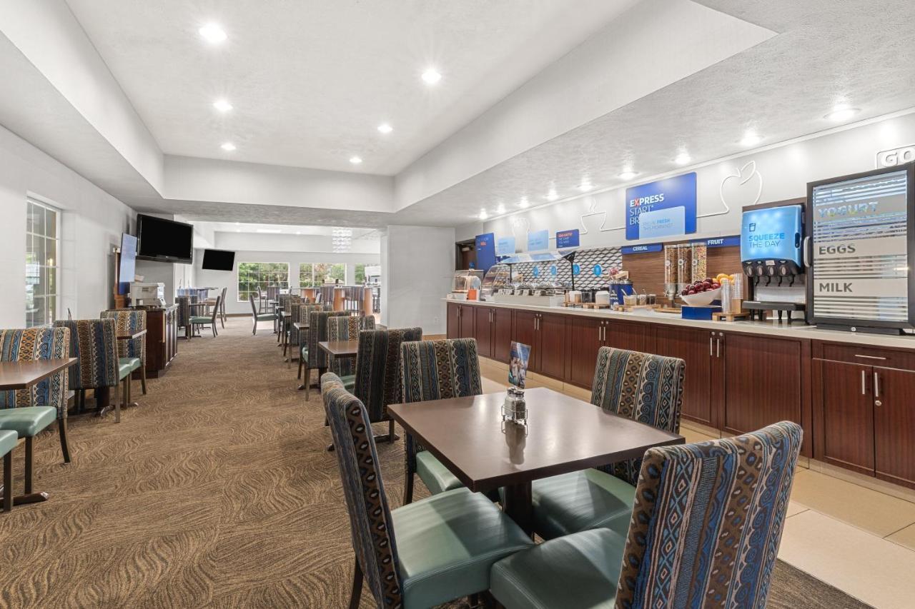 Holiday Inn Express Wenatchee By Ihg Bagian luar foto